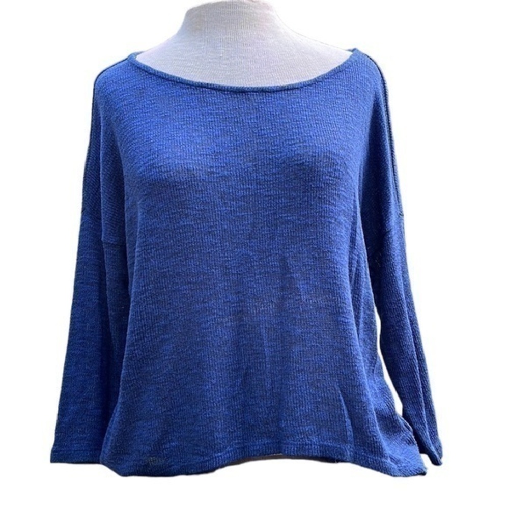 FOREVER 21 knitted top quarter length sleeves color is blue, size medium